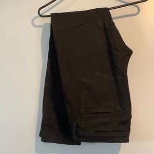 Women’s Black Skinny Jean